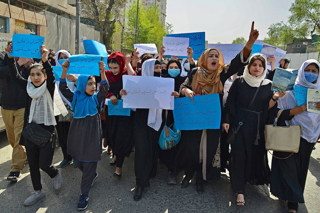 26 marzo prosteste contro chiusura scuole copy