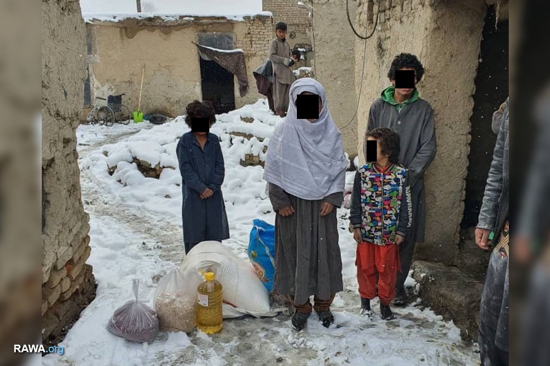 ragazzi nella neve Afghanistan