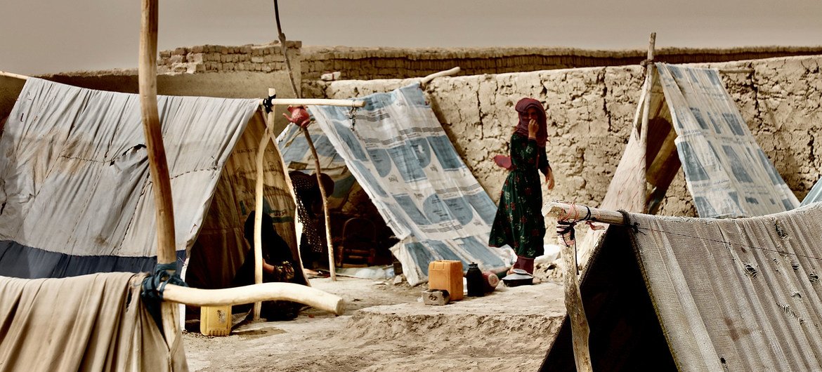 tendopoli rifugiati afghani afghanistan minori bambini