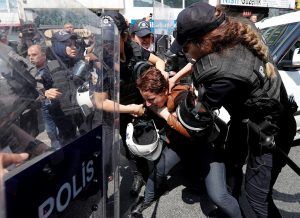 Turchia repressione 1 maggio 300x218 Turchia repressione 1 maggio 300x218 Turchia repressione 1 maggio 300x218 Turchia repressione 1 maggio 300x218